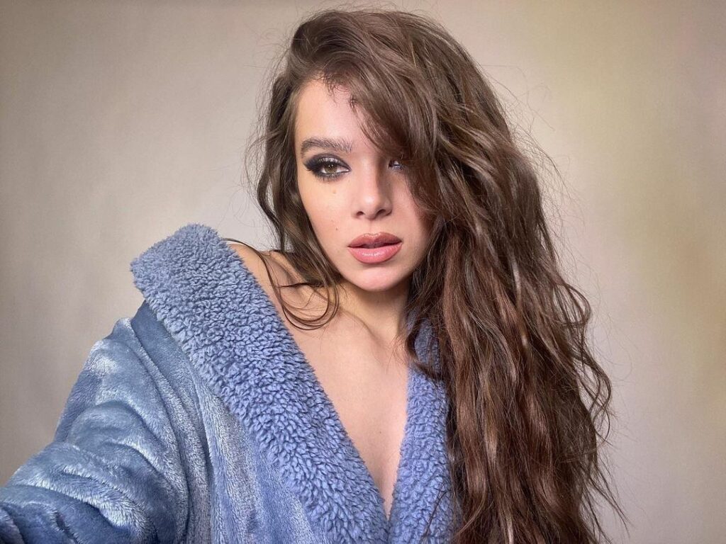 Hailee Steinfeld Biography, Age, Career, Net Worth & Facts 2026