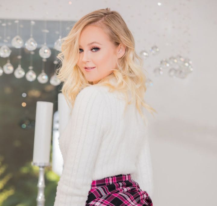 Who is Natalia Queen? Bio, Age, Career & Net Worth 2026